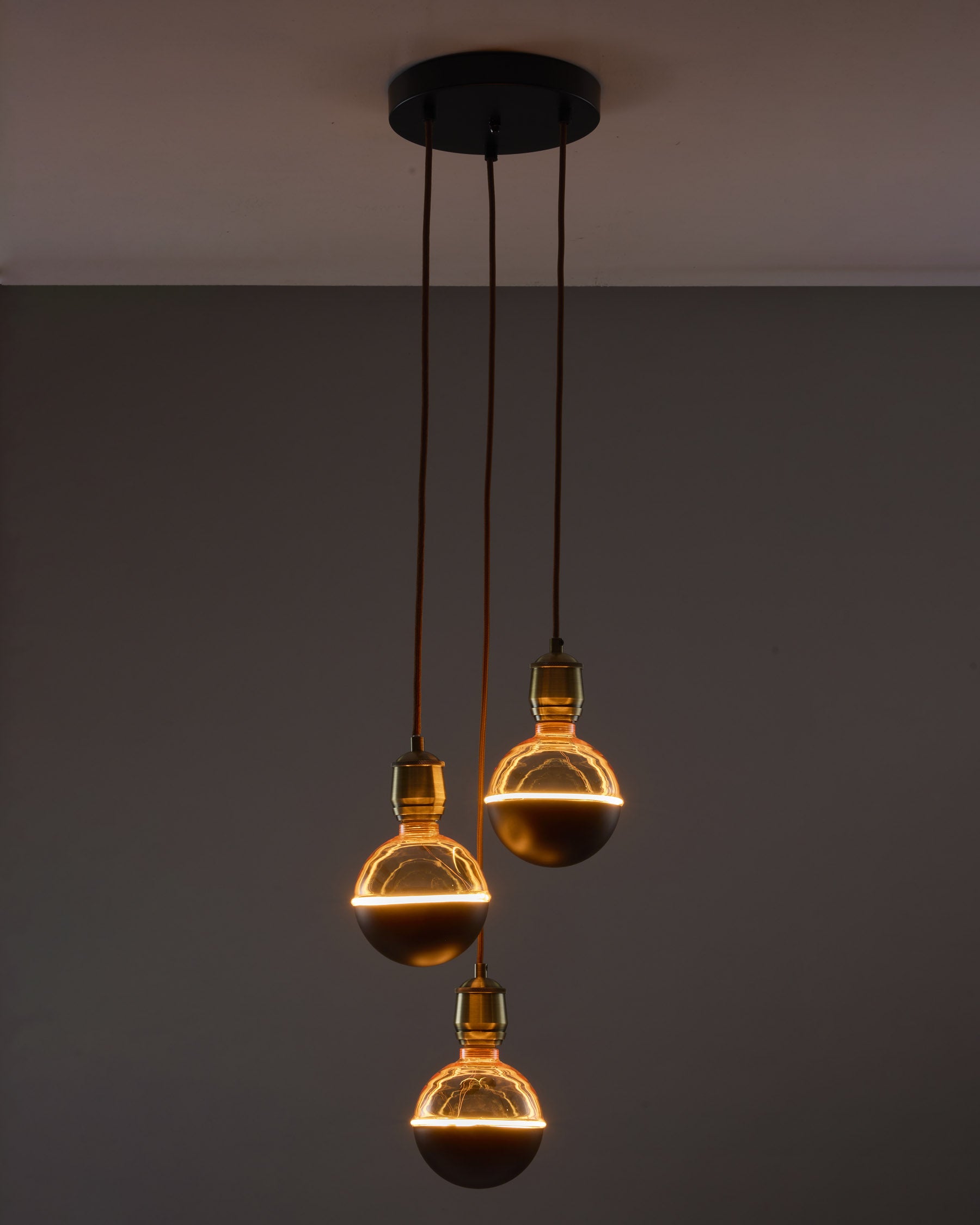 Drop Trio Forge Black Eclipse (Antique Brass Holder)